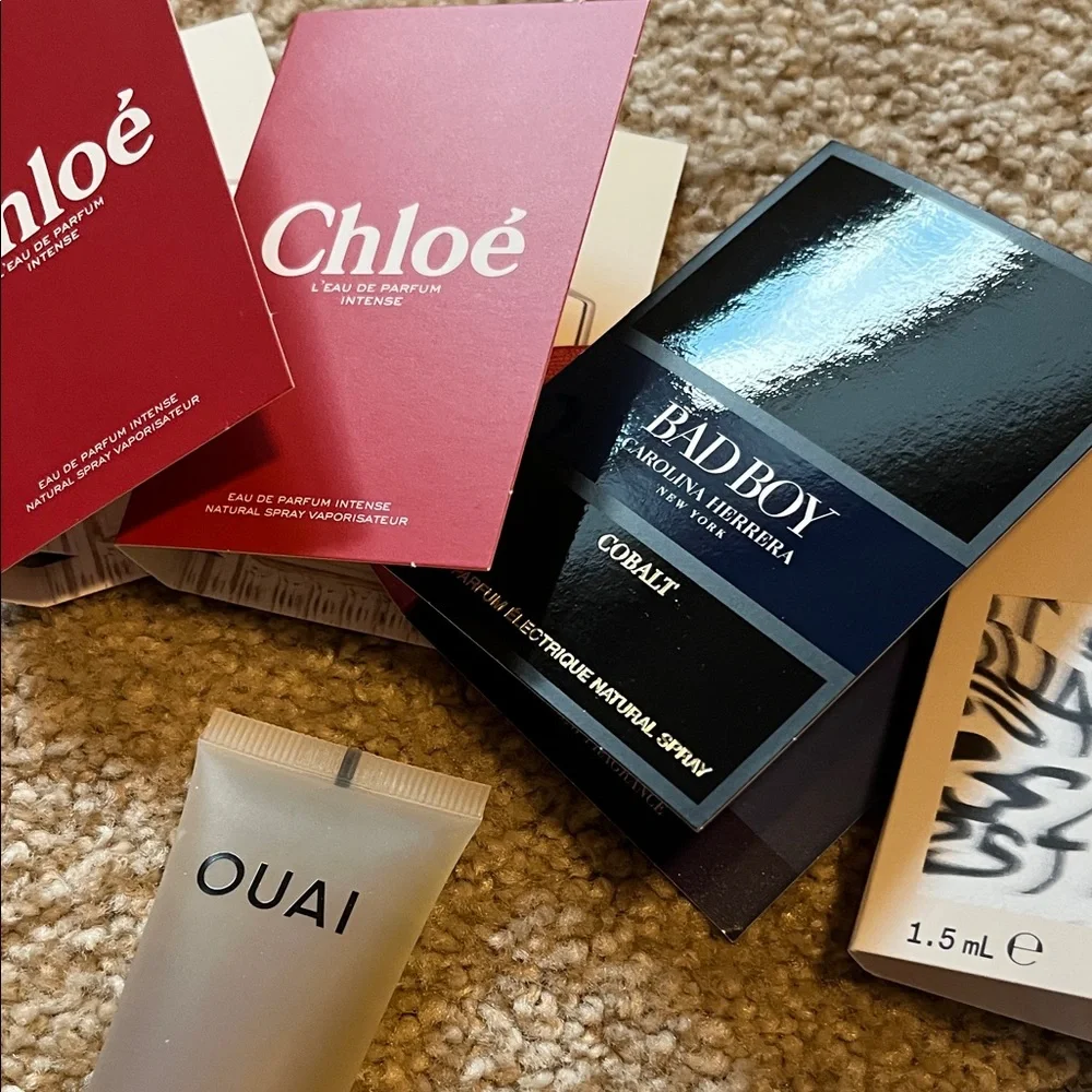 Assorted Beauty and Fragrance Set - Picture 5 of 7